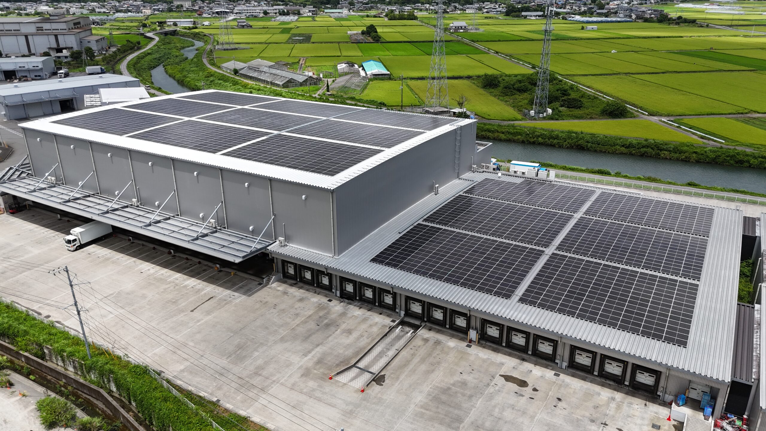 三菱食品が高知SDCに設置した太陽光発電